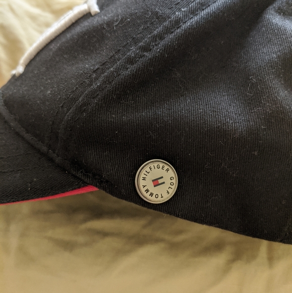 Tommy Hilfiger hat - Picture 3 of 6